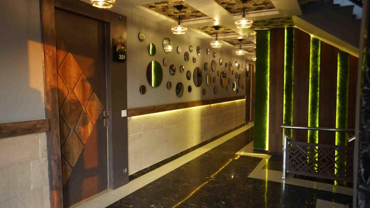 Hotel Soluxe Yamuna Nagar Exterior photo